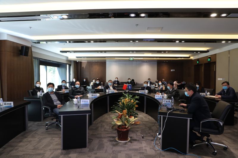 中国37000cm威尼斯召开疫情防控向导小组第十一次专题会暨公司中层治理干部聚会